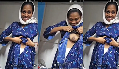Indian Muslim Girl Show Juicy Pussy & Fucking